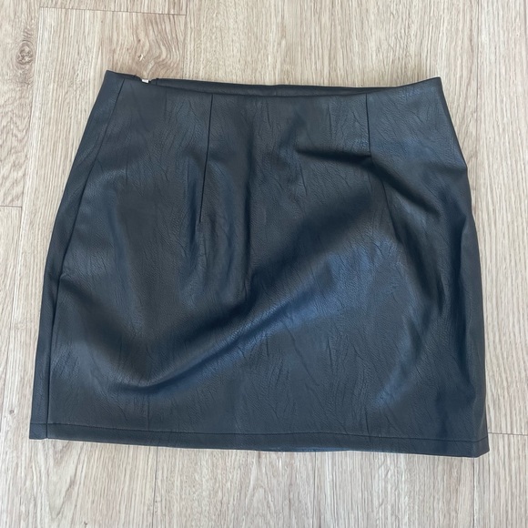 Revolve Superdown Faux Leather Mini Skirt - Picture 5 of 8